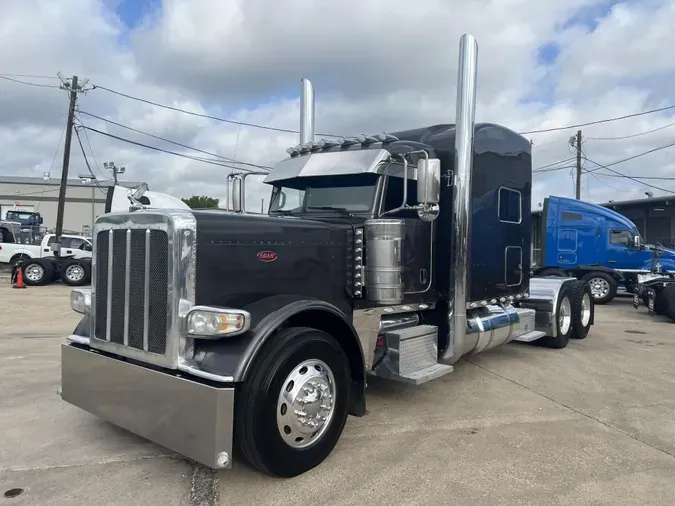 2021 Peterbilt 389