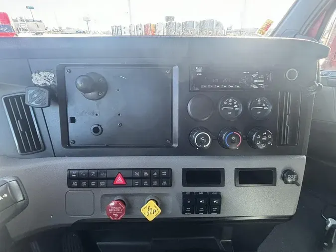 2020 Freightliner Cascadia 126