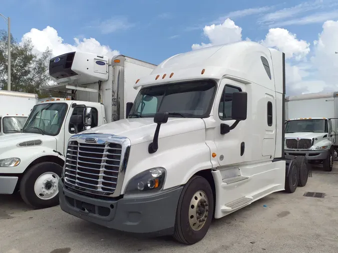 2019 FREIGHTLINER/MERCEDES CASCADIA 125c1f9db0beffa035d4eeb6ae32d3986b0