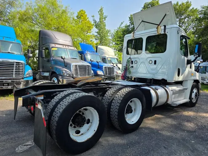 2019 FREIGHTLINER CASCADIA 125