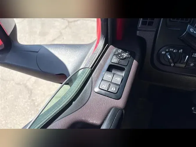2020 INTERNATIONAL LT