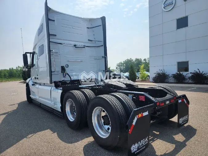 2025 VOLVO VNL64T760