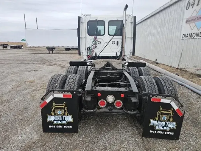 2020 FREIGHTLINER CASCADIA 126