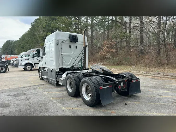 2021 Freightliner Cascadia 126