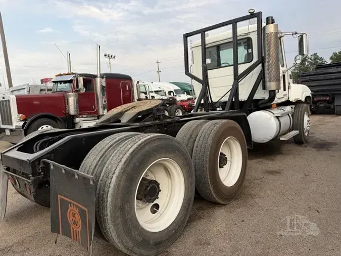 2005 MACK CH613