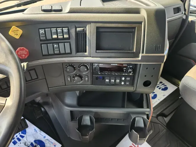 2024 VOLVO VNL64T860