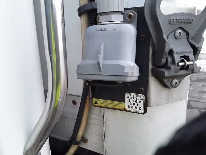 2018 FREIGHTLINER/MERCEDES M2 106