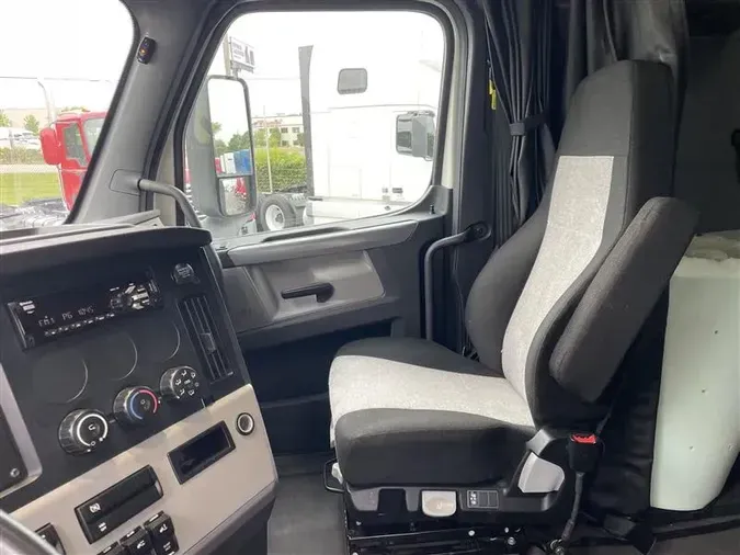 2020 FREIGHTLINER CA126