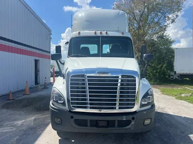 2018 FREIGHTLINER/MERCEDES CASCADIA 125