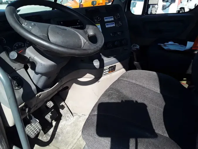 2017 FREIGHTLINER/MERCEDES CASCADIA 125