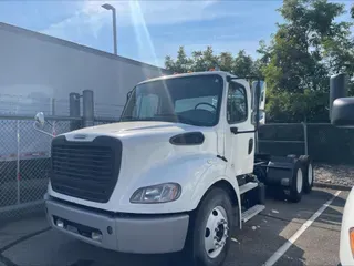 2021 Freightliner Business Class M2 112