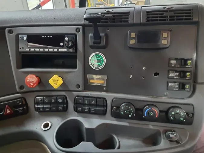 2017 FREIGHTLINER/MERCEDES CASCADIA