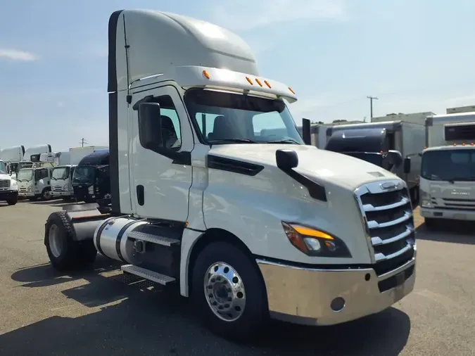 2019 FREIGHTLINER NEW CASCADIA 126