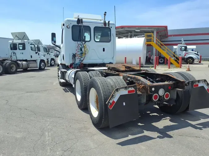 2019 FREIGHTLINER/MERCEDES NEW CASCADIA 116c21b657e2791f2b931835d2d841dd875