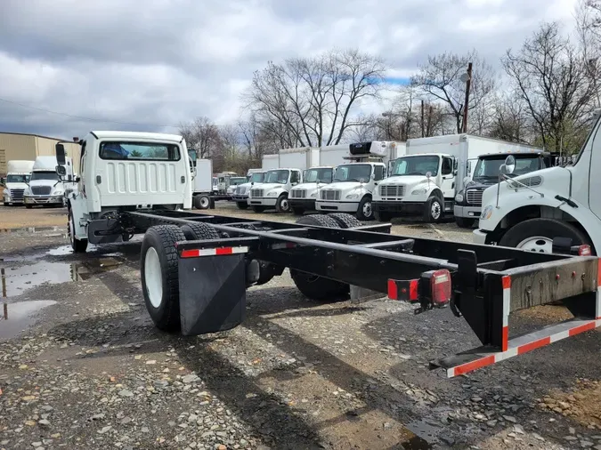 2018 FREIGHTLINER/MERCEDES M2 106