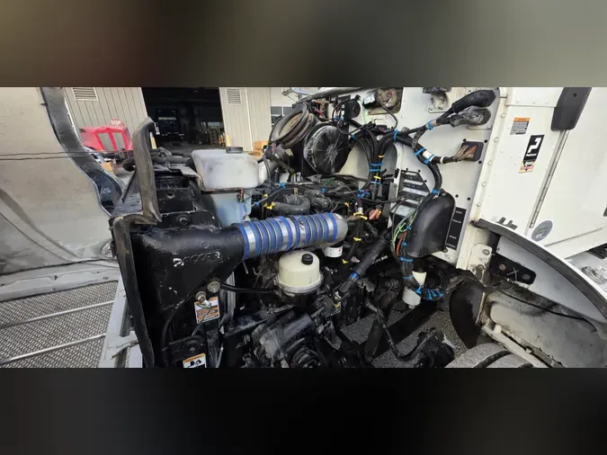 2020 Peterbilt 337c21dc00a2105aa1c3d831d893f4544a0