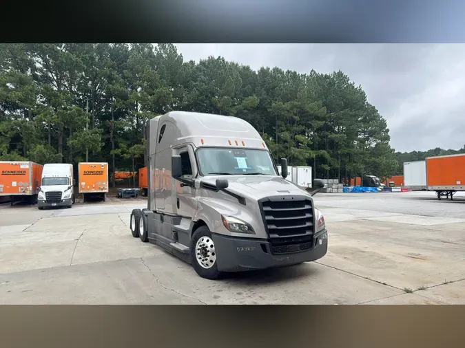 2022 Freightliner Cascadia 126c21de6cb85643601f4038217410188b3
