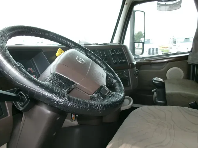 2013 Volvo VNL670c21e2759ba5161ebec363f5259a7b207