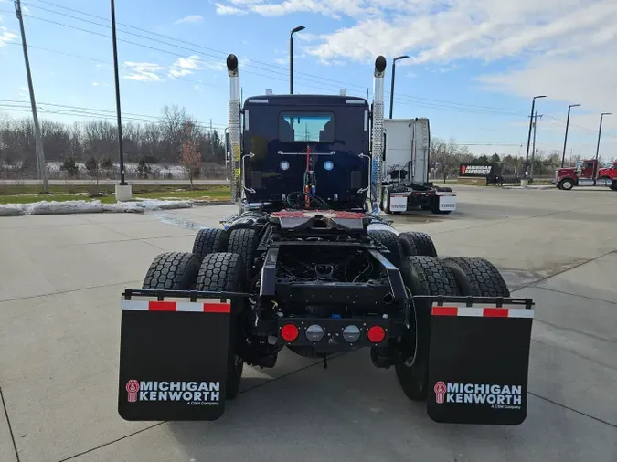 2026 Kenworth T880