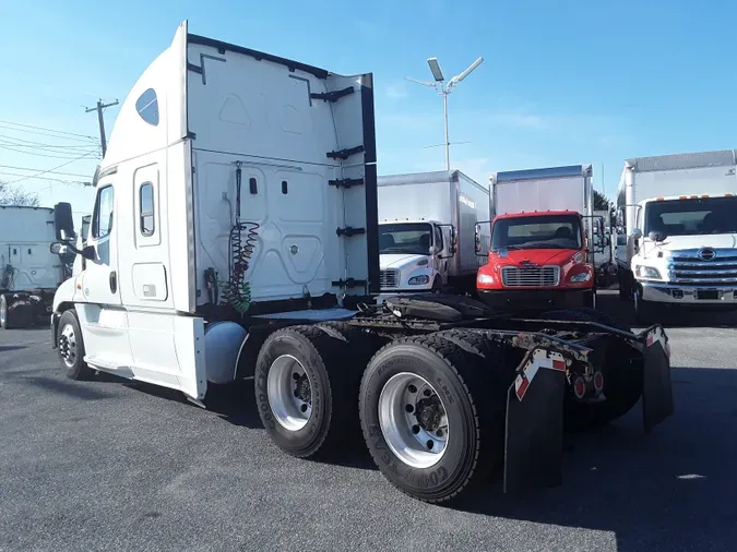 2018 FREIGHTLINER/MERCEDES CASCADIA 125