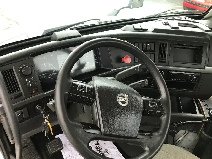 2019 Volvo VNR42300