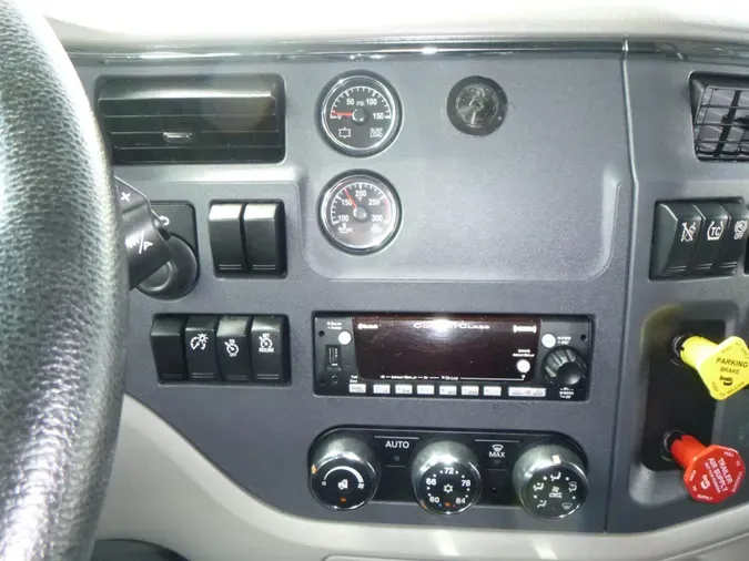 2022 Peterbilt 579