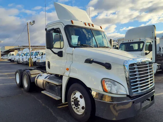 2016 FREIGHTLINER/MERCEDES CASCADIA 125