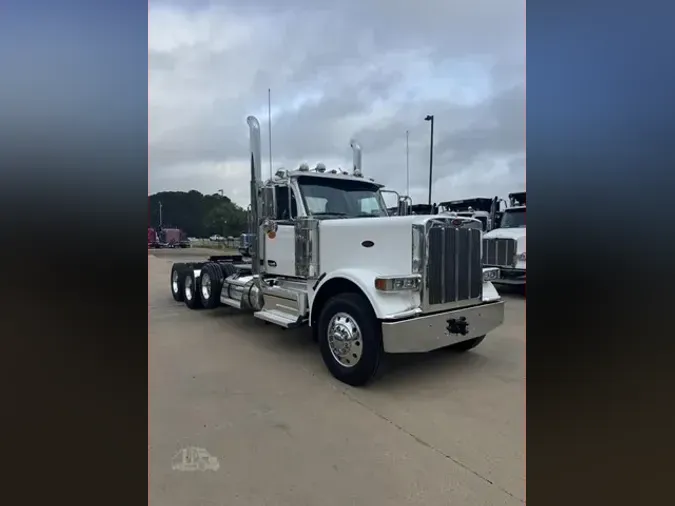 2027 PETERBILT 589