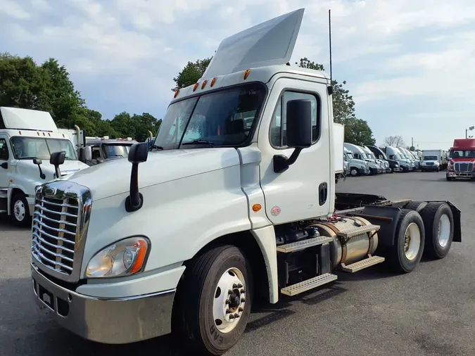 2017 FREIGHTLINER/MERCEDES CASCADIA 125c229559c5d94ce4ec36ca0d65ec7530b