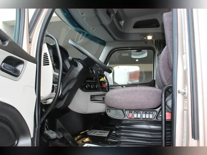 2023 Peterbilt 579