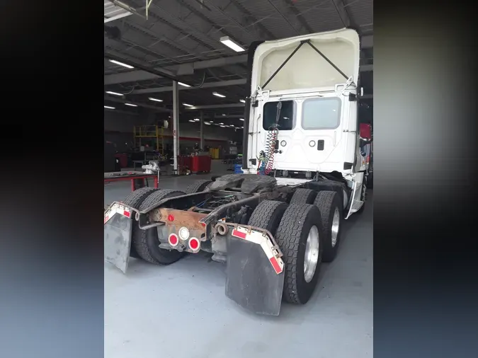 2017 FREIGHTLINER/MERCEDES CASCADIA 125