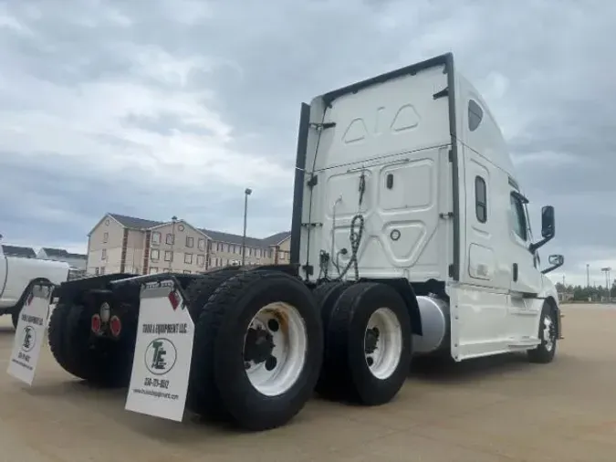 2021 Freightliner New Cascadia 126
