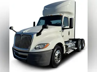 2020 International LT625