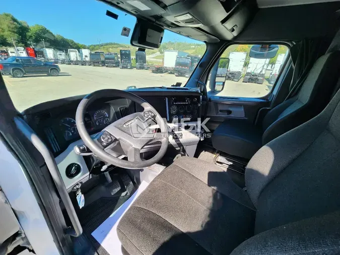 2022 FREIGHTLINER Cascadia 126