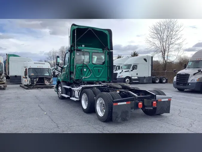 2020 Freightliner Cascadia 126