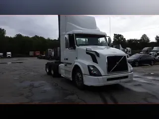 2018 Volvo VNL300