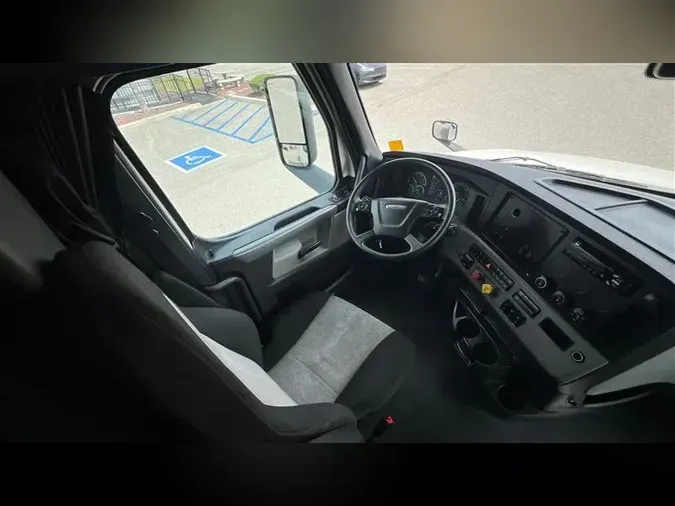2020 FREIGHTLINER CA126