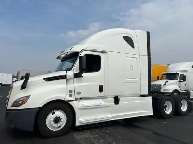2020 Freightliner Cascadia