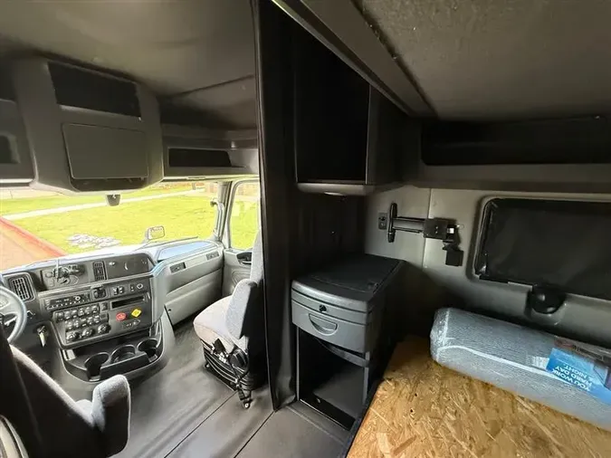 2022 INTERNATIONAL LT625