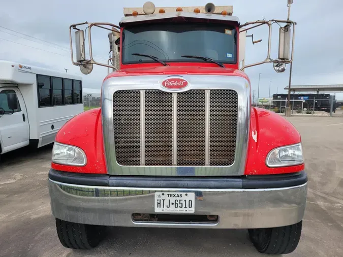 2017 Peterbilt 348