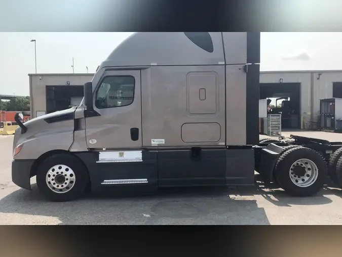 2022 Freightliner Cascadia 126c23bc2037e319aae52962d366a0b4265