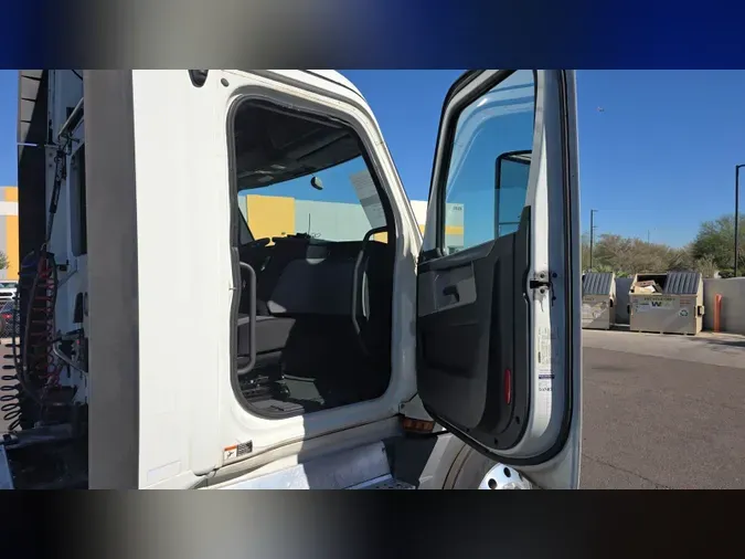 2020 Freightliner Cascadia 126