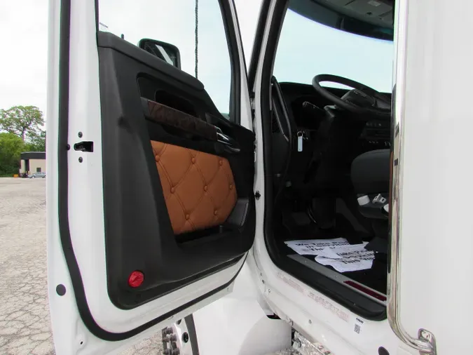 2026 Kenworth T880c240826fdd4329dda97437667db2369f