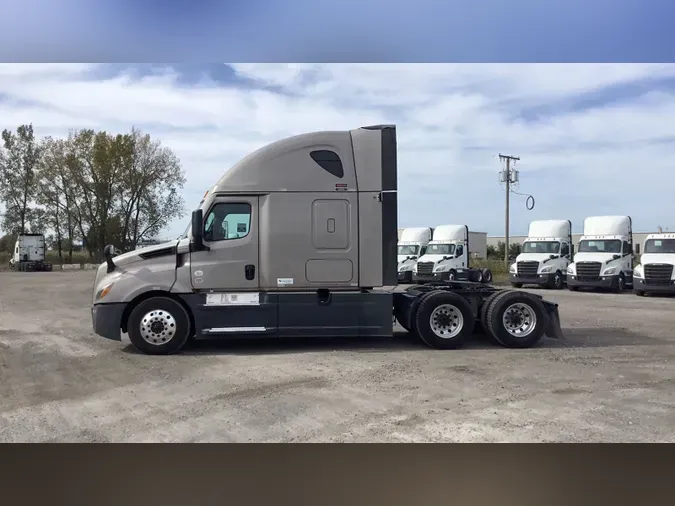 2025 Freightliner Cascadia 126c242c55378a52e93c82dbd9ec02b7f84