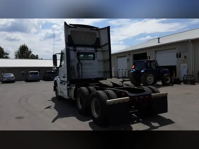 2018 Volvo VNL300