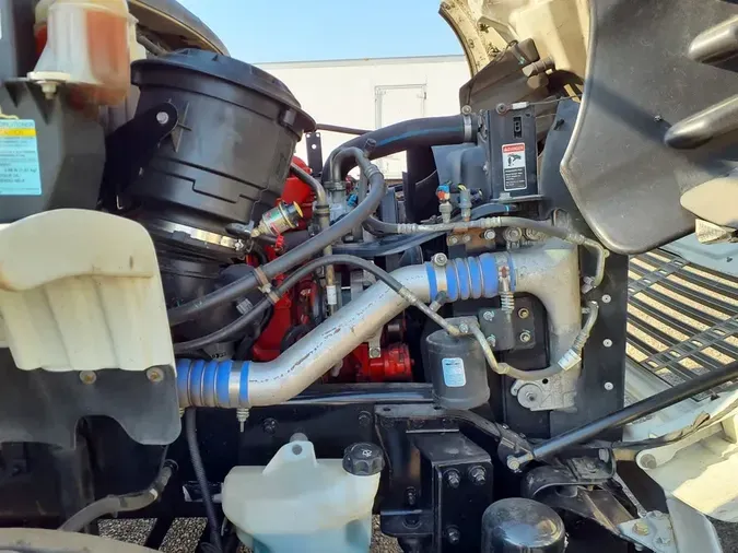 2018 FREIGHTLINER M2 106