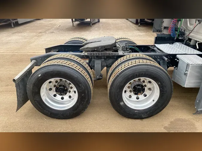 2024 Freightliner Cascadia 126