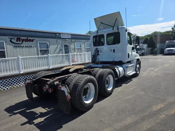 2019 FREIGHTLINER/MERCEDES CASCADIA 125