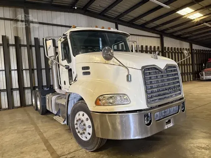 2015 MACK PINNACLE CXU613c248dc459b8871c29a89b309fd7c58a7