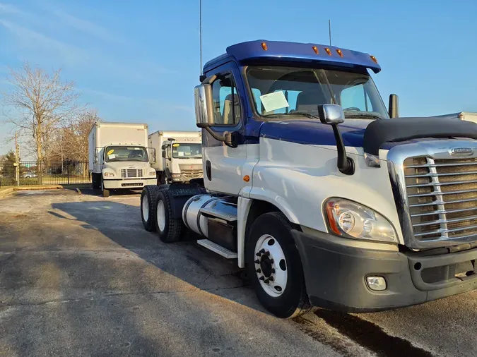 2016 FREIGHTLINER/MERCEDES CASCADIA 125